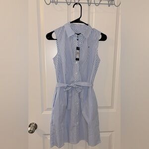 Tommy Hilfiger sleeveless button-up dress w/ pockets! Never worn.